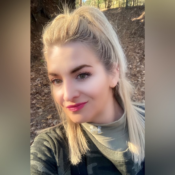 Meet your Posher, Rachel - Picture 2 of 2